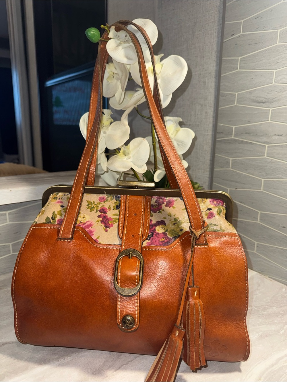 Patricia Nash RARE Cognac Leather Shoulder Bag Floral Accent Metal Clasp Closure
